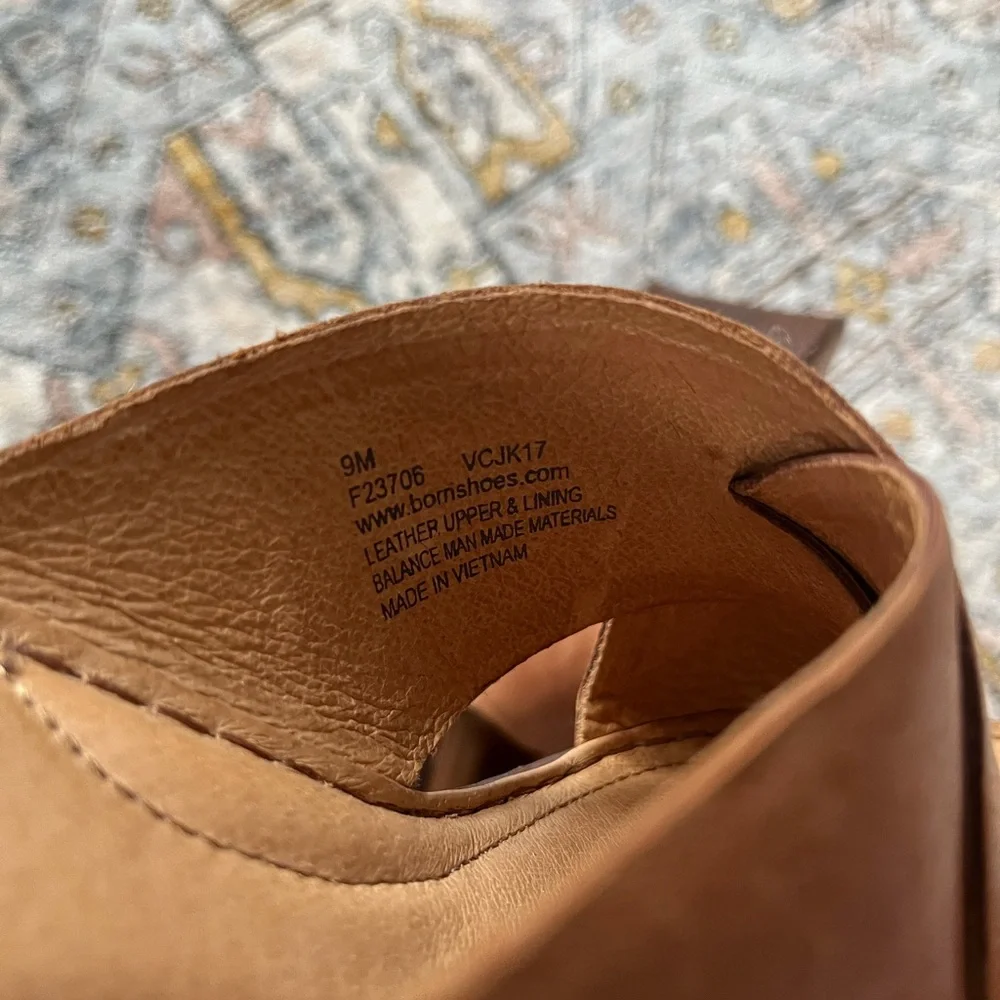 BORN leather heeled clog sandal - Picture 2 of 8